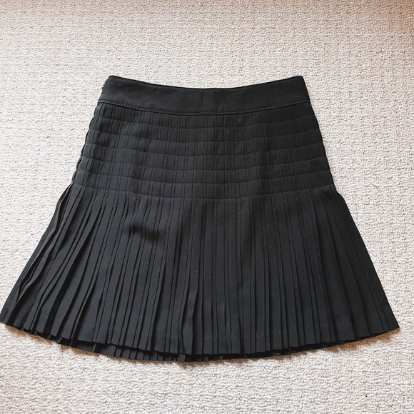 J.Crew Pleated Short Skirt Size 0 Black - Picture 2 of 6